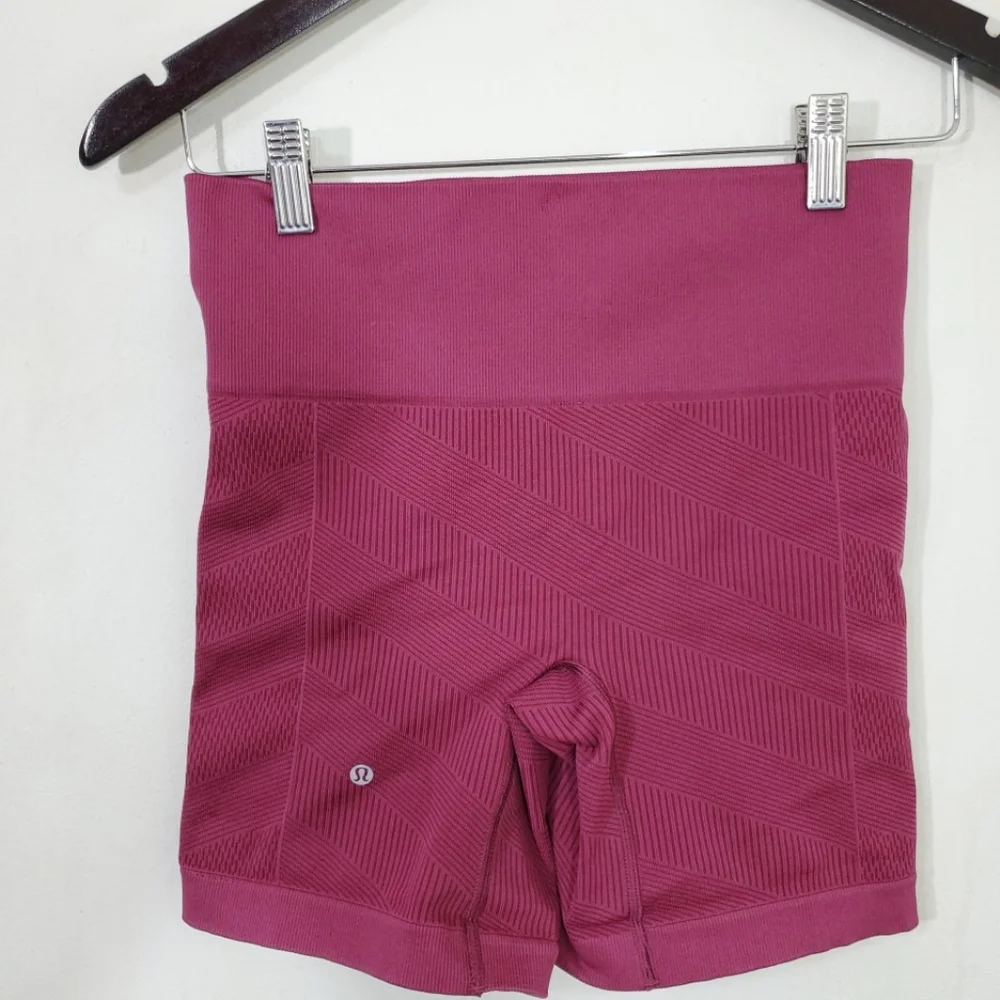 Lululemon Sculpt shorts. Size 6 - Picture 5 of 8